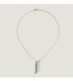 قلادة ألِف موزاييك المُرصّعة بالألماس والملكيت من الذهب الوردي عيار 18 قيراط