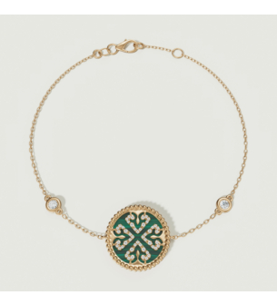 سوار "لايس" من أحجار الملكيت مرصّع بالألماس من الذهب الأصفر عيار 18 قيراط