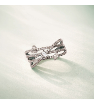 Treasure Oneira 18K White Gold Diamond Ring