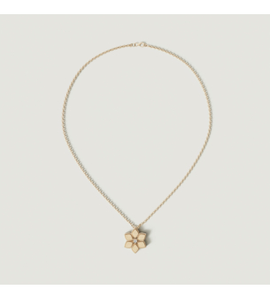 قلادة ستيلا دورو من الذهب الأصفر عيار 18 قيراط والألماس