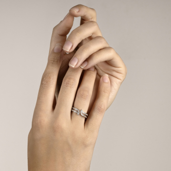 خاتم ألف ألماسي من الذهب الأبيض