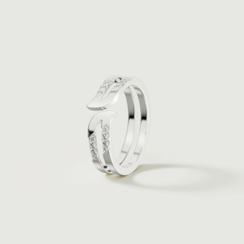 خاتم ألف بافيه من الذهب الأبيض عيار 18 قيراط مرصع بالألماس