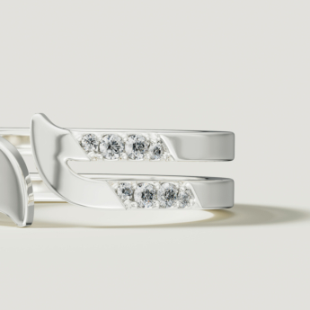 خاتم ألف بافيه من الذهب الأبيض عيار 18 قيراط مرصع بالألماس