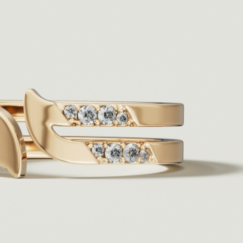 خاتم ألف بافيه من الذهب الأصفر عيار 18 قيراط مرصع بالألماس