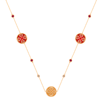 قلادة لايس من الذهب الوردي عيار 18 قيراط بثلاث ميداليات مع حجر العقيق الأحمر والياقوت والألماس