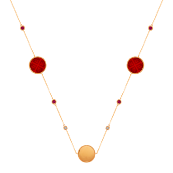 قلادة لايس من الذهب الوردي عيار 18 قيراط بثلاث ميداليات مع حجر العقيق الأحمر والياقوت والألماس