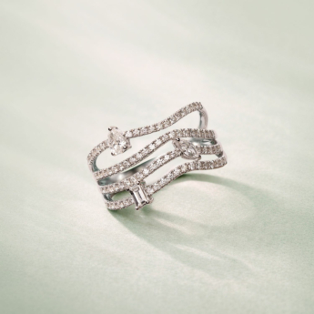 Treasure Oneira 18K White Gold Diamond Ring