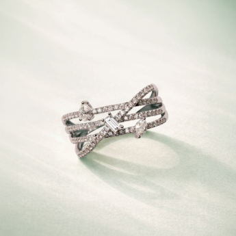 Treasure Oneira 18K White Gold Diamond Ring