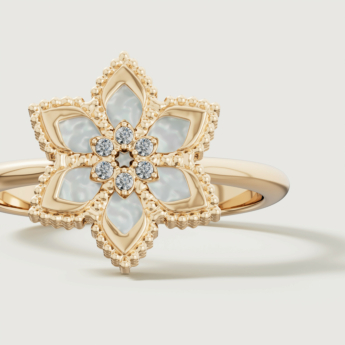 خاتم ستيلا دورو فيور دي لوتشي من الذهب الأصفر عيار 18 قيراط والألماس وعرق اللؤلؤ