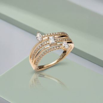 Treasure Oneira 18k White Gold Diamond Ring