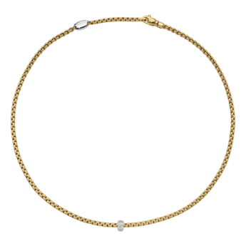 قلادة "فليكس إت" مرصع بالألماس على شكل المُعَيَّن  