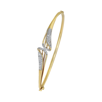 Ananya 18K Gold Diamond Oval Bangle