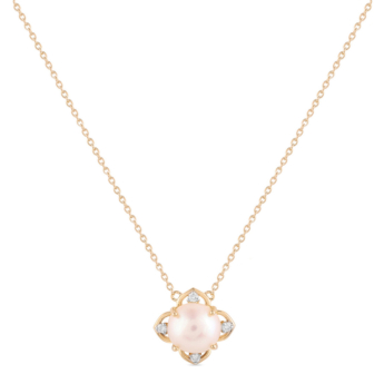 Kiku Cadeau 18k Yellow Gold Pearl and Diamond Necklace