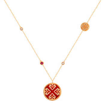 قلادة لايس من الذهب الوردي عيار 18 قيراط بميداليتين مع العقيق الأحمر والياقوت والألماس