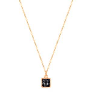قلادة جوليا مع تعليقة مربعة مرصعة بأحجار سوداء شبه كريمة، القلادة من الذهب الوردي عيار 18 قيراط