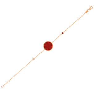 سوار لايس من الذهب الوردي عيار 18 قيراط بميدالية واحدة مع حجر العقيق الأحمر والياقوت والألماس