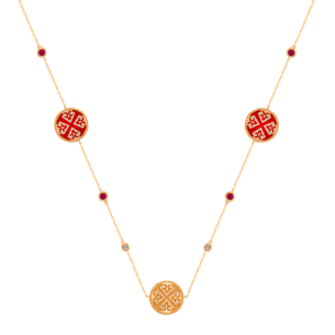 قلادة لايس من الذهب الوردي عيار 18 قيراط بثلاث ميداليات مع حجر العقيق الأحمر والياقوت والألماس